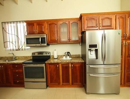 Luxury Penthouse Condo With Pool Kingston Extérieur photo